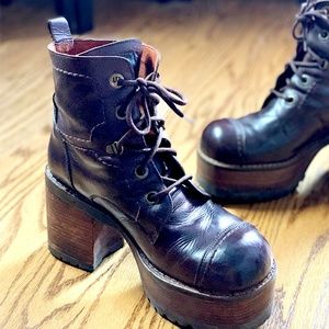 RARE Brown Leather Buffalo Boots / Vintage 90's / Unisex Platform Glam Rock